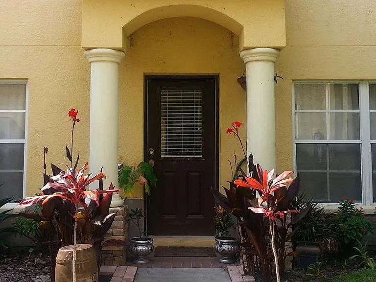 Entrance FrontView