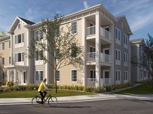 93 Bedford St #308, Lexington, MA 02420