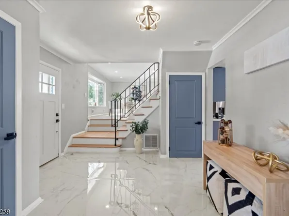 13 Maplewood Dr, Parsippany-Troy Hills Twp., NJ 07054