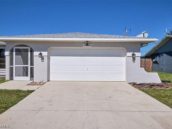 3rd image of 301 SE 18th St