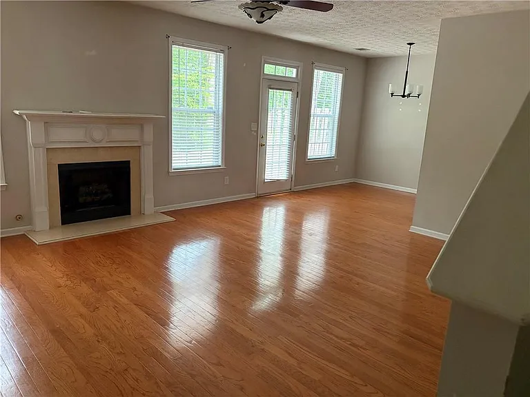3082 Kentmere Dr — Photo 23