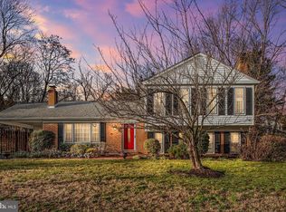 5904 Castle Riding Ct, Alexandria, VA 22315