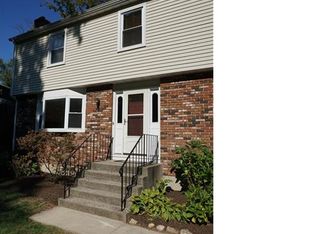 8 Sequassen Rd, Farmington, CT 06032