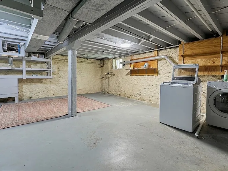 5740 Charlotte St — Photo 28