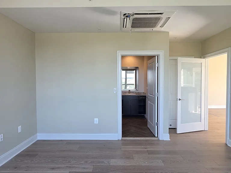 252 N Christopher Columbus Blvd #303 — Photo 15