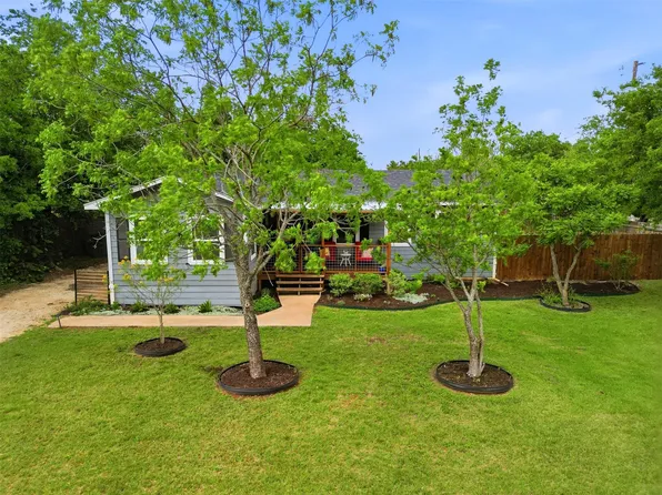 700 9th St, Blanco, TX 78606