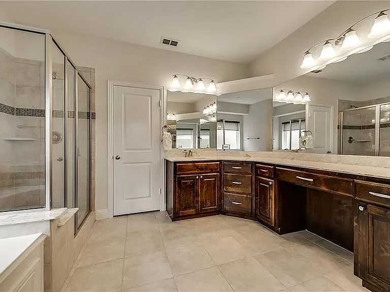 2512 Fountain Gate Dr — Photo 10