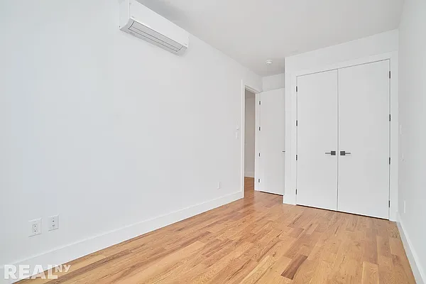 Rented by REAL New York | media 10