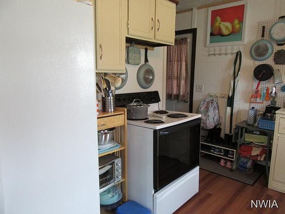 5th image of 2929 S Coral St