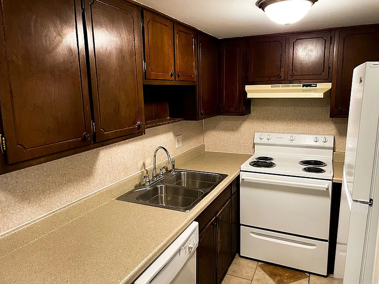 3217 Kemmons Drive — Photo 9