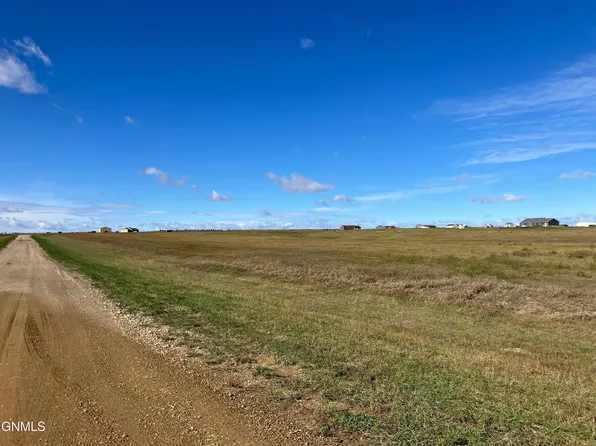 30f St SW, Dickinson, ND 58601