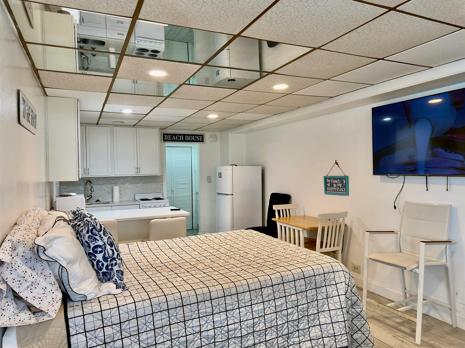 Studio, 1.0 bath, 330 sqft, $1,500 — Photo 3