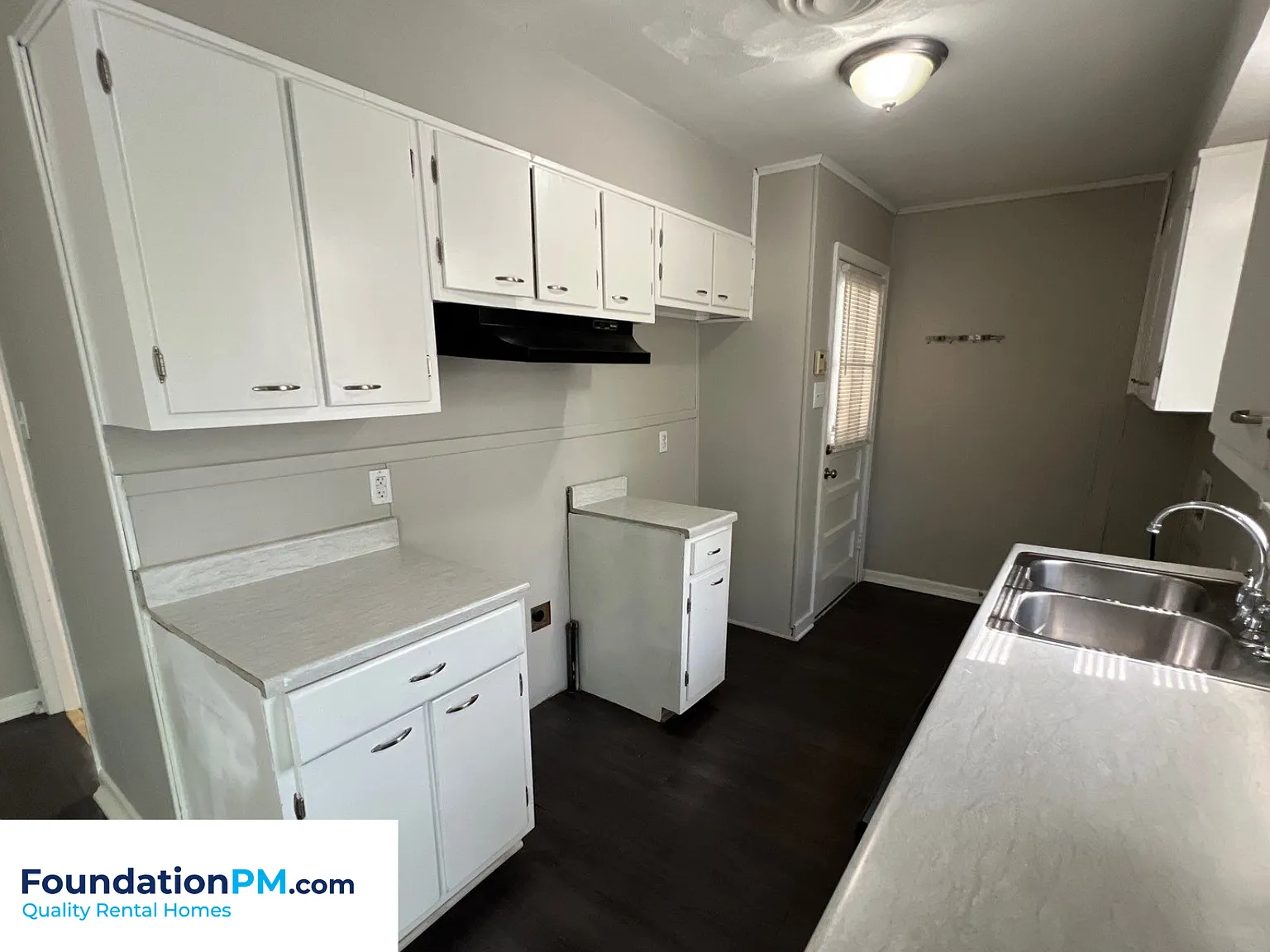 3503 West Deerwood Avenue - 1 — Photo 3