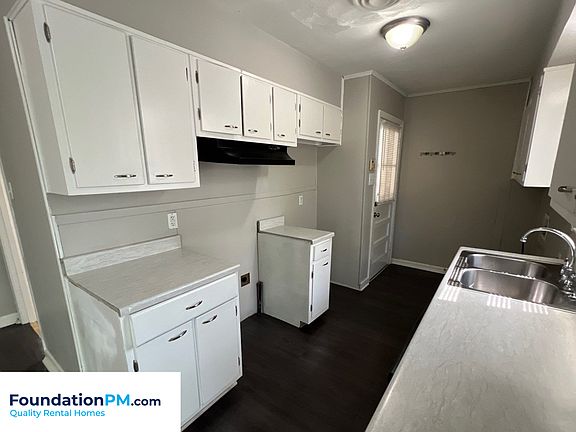 2nd image of 3503 W Deerwood Ave