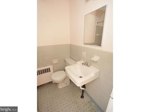 3rd image of 6513 Walnut Park Dr Floor 2
