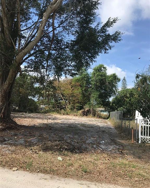 2nd image of 486 Coopers Ct