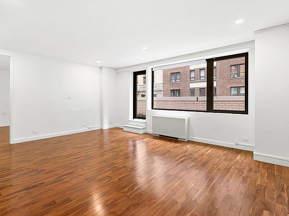 3rd image of 116 Central Park S APT 3B