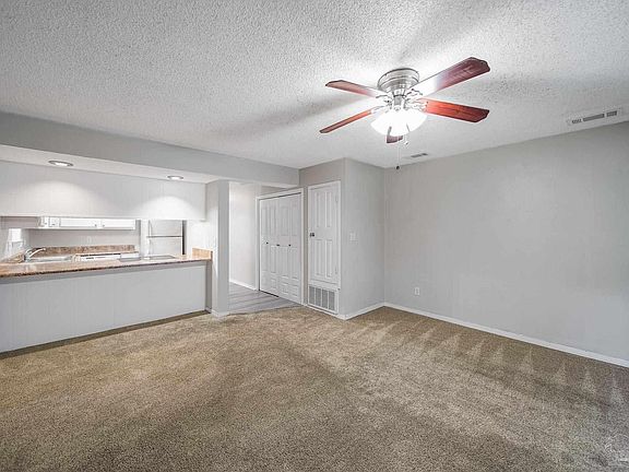 5th image of 8127 Stonebrook Dr