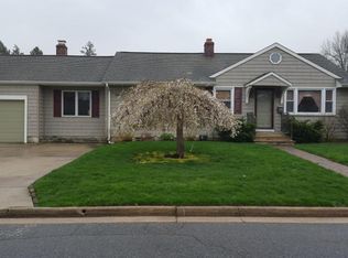 38 Meadowbrook Ave, Eatontown, NJ 07724