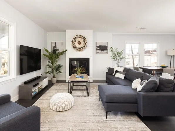 24 Maplewood St #2, Watertown, MA 02472
