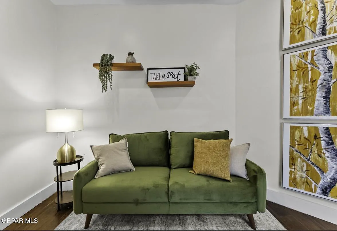 1 bed, 500 sqft, $900 — Photo 2