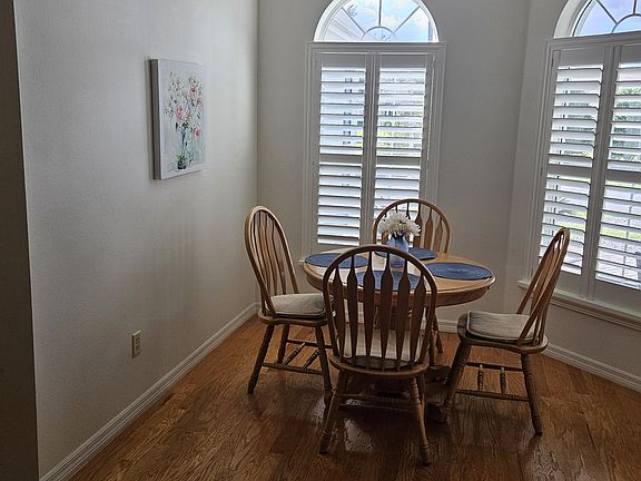 3rd image of 2427 Tamarindo Dr