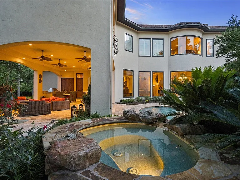 2 Lacewood Ln — Photo 40