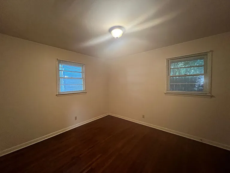 1720 Yarbrough St — Photo 8