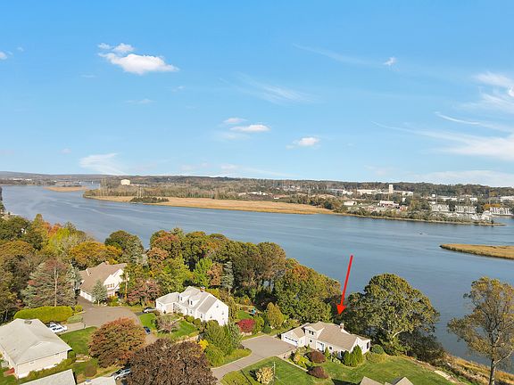 556 Bridgeview Place