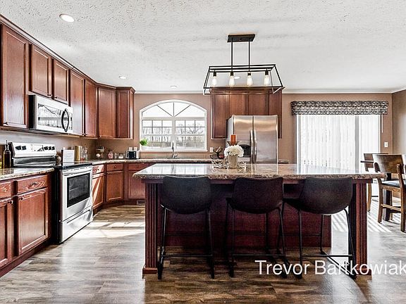 3rd image of 14921 Saint Lawrence Dr