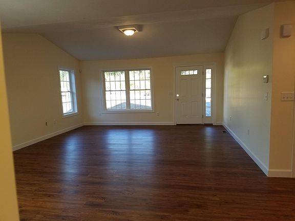 2nd image of 15B Rebecca Cir