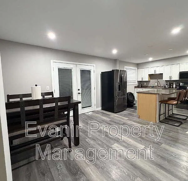 11884 Hamden Dr — Photo 15