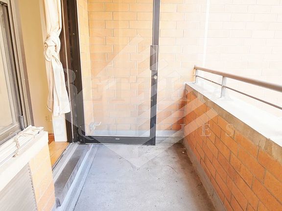 5th image of 94 E 4th St APT 303