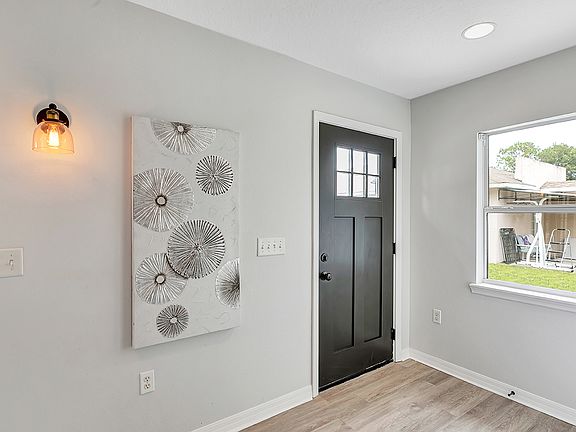 2nd image of 5323 Andrus Ave
