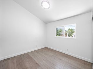 11430 Strathern St, North Hollywood, CA 91605