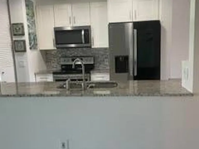 1660 W Golfview Dr — Photo 1