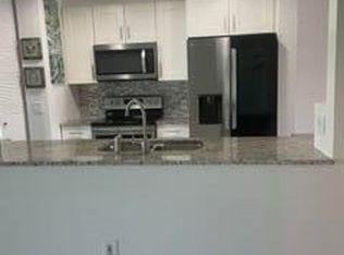 1660 W Golfview Dr, Hollywood, FL 33026
