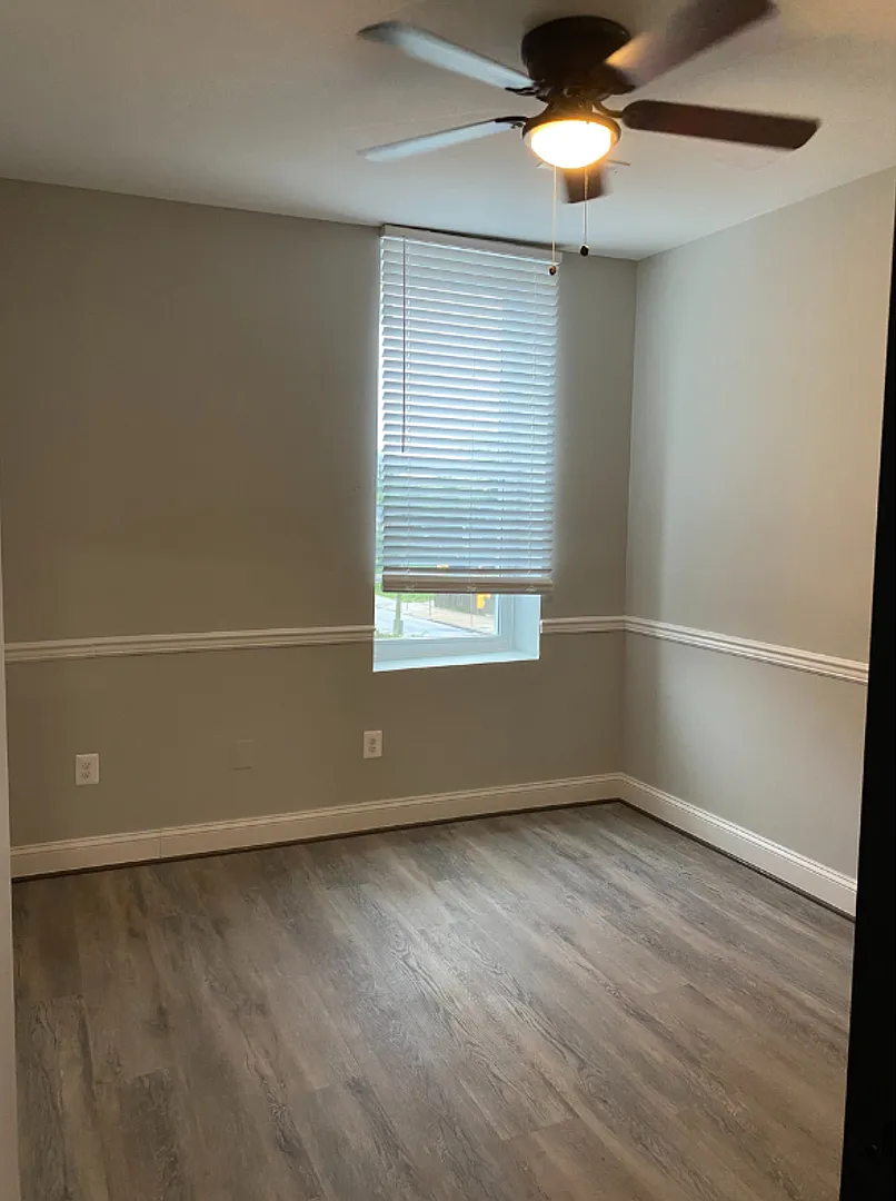 837 North Fulton Avenue — Photo 2