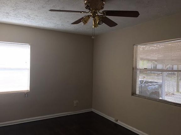 4th image of 2105 Allandale Cir E