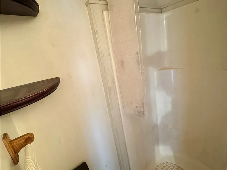13737 Linfield Ave — Photo 18