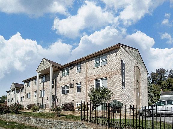 2nd image of 2812 Price Ave #9