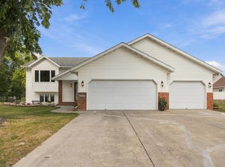 1701 33 1/2 St S, Moorhead, MN 56560