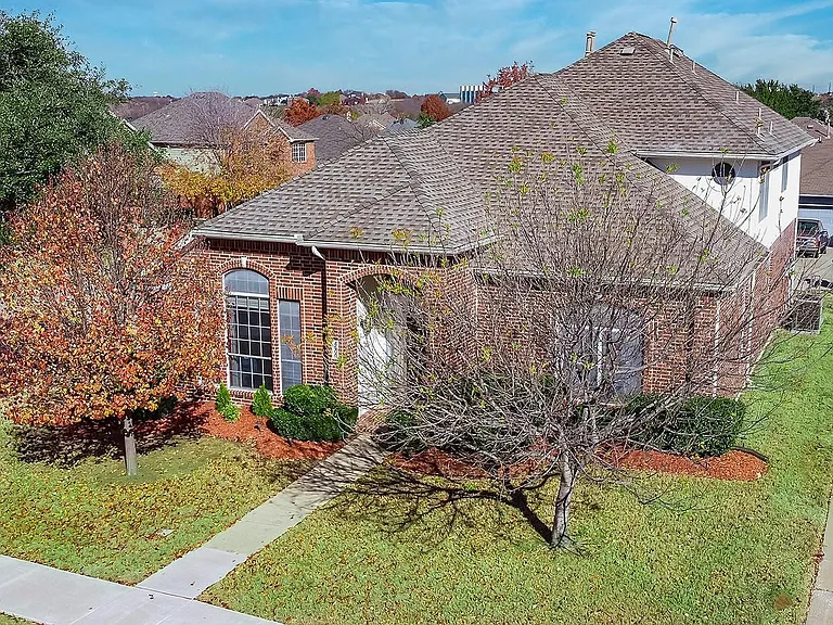 4500 Shadowridge Dr — Photo 2