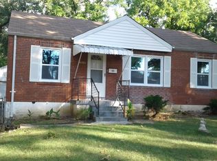 10408 San Carlos Ln, Saint Ann, MO 63074