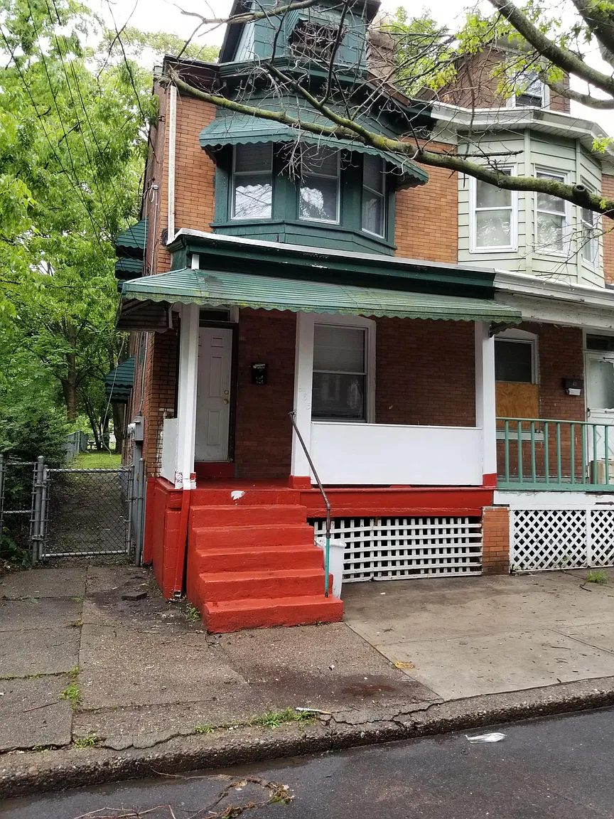 685 Southard St photo 1