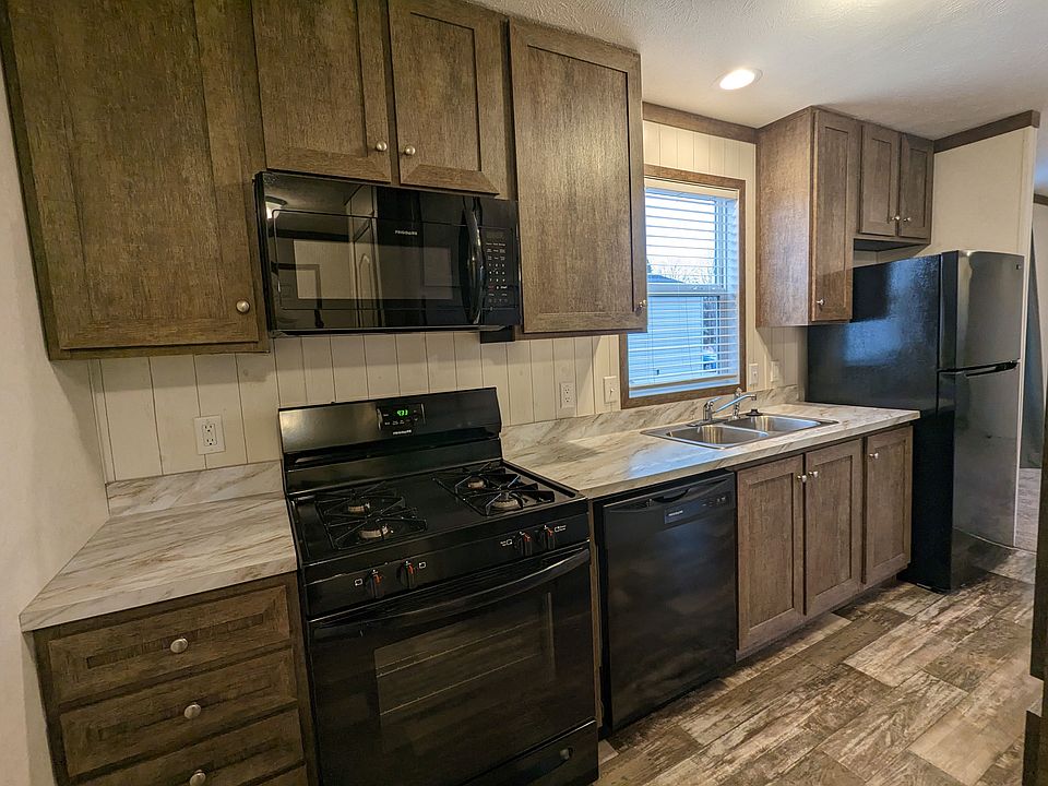 1st image of 369 Utah Ct #369