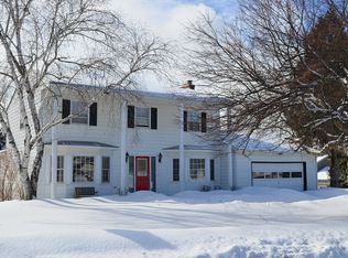 8170 Pembroke Dr, Manlius, NY 13104