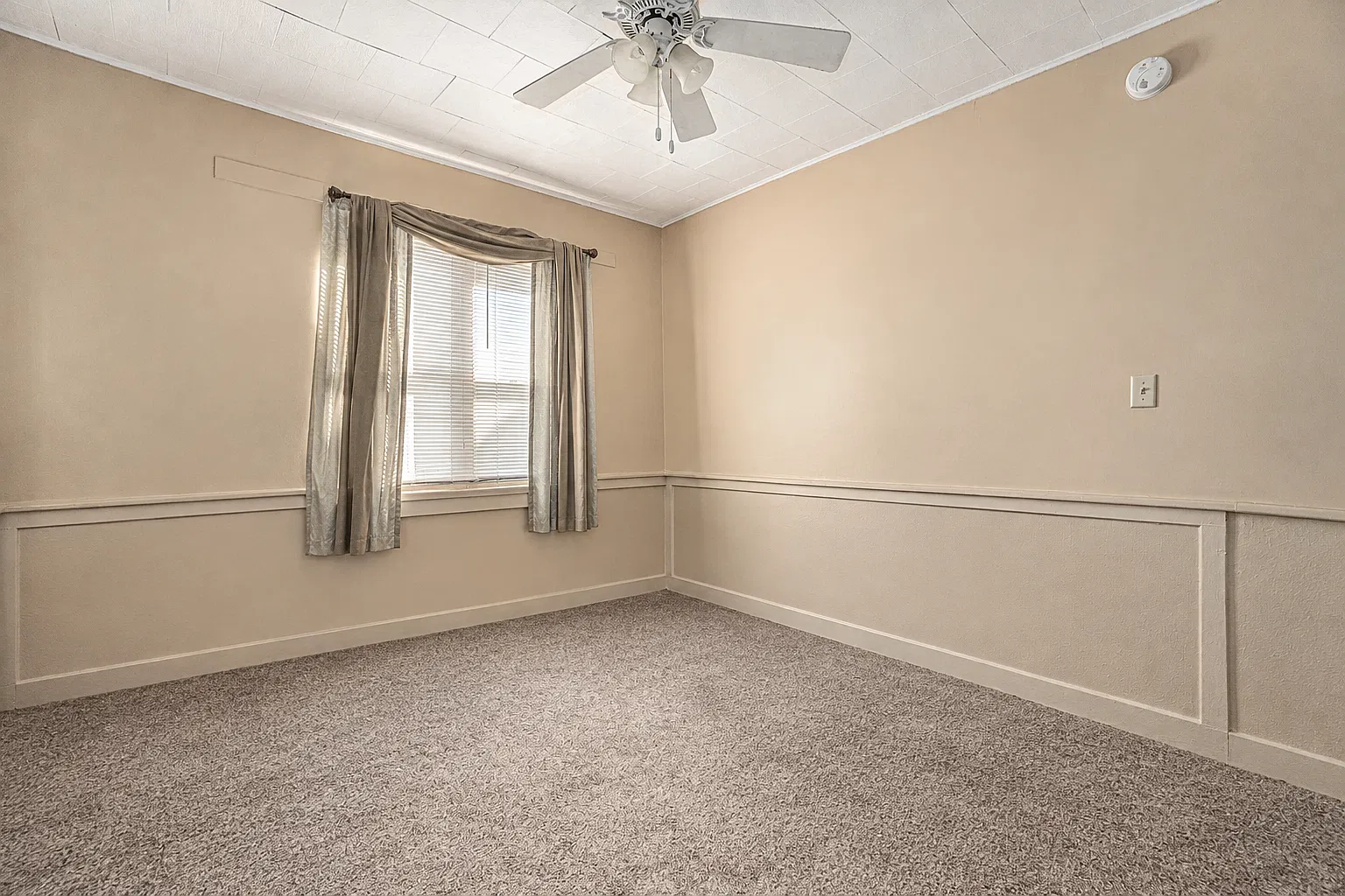 1 bed, 376 sqft, $1,050 — Photo 4