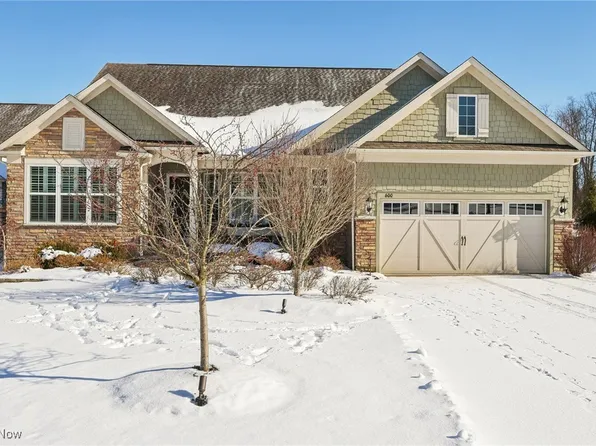 600 Shinnecock Ln, Aurora, OH 44202