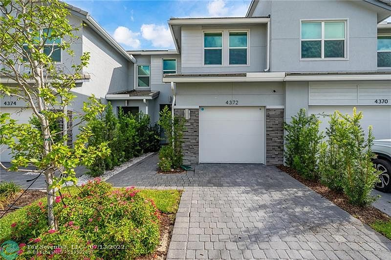 1st image of 4372 Veleiros Ave #4372